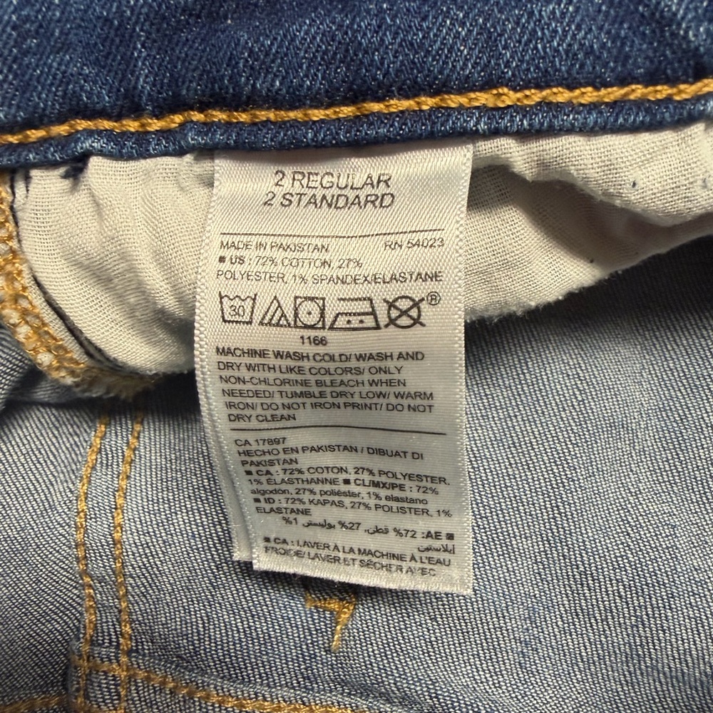Old Navy Size 2 Distressed Boyfriend Straight Leg Blue Jeans Raw Hem - Picture 7 of 7